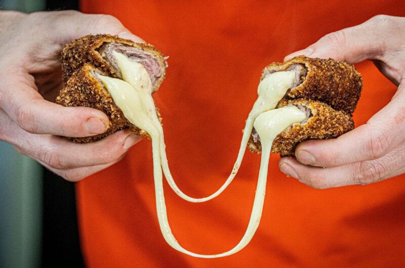 Cheese & beef sticks med tomat dip